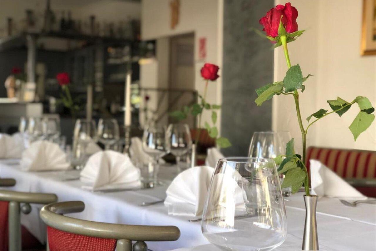 Hotel Apartments Restaurant Cala Luna Marburg Екстер'єр фото