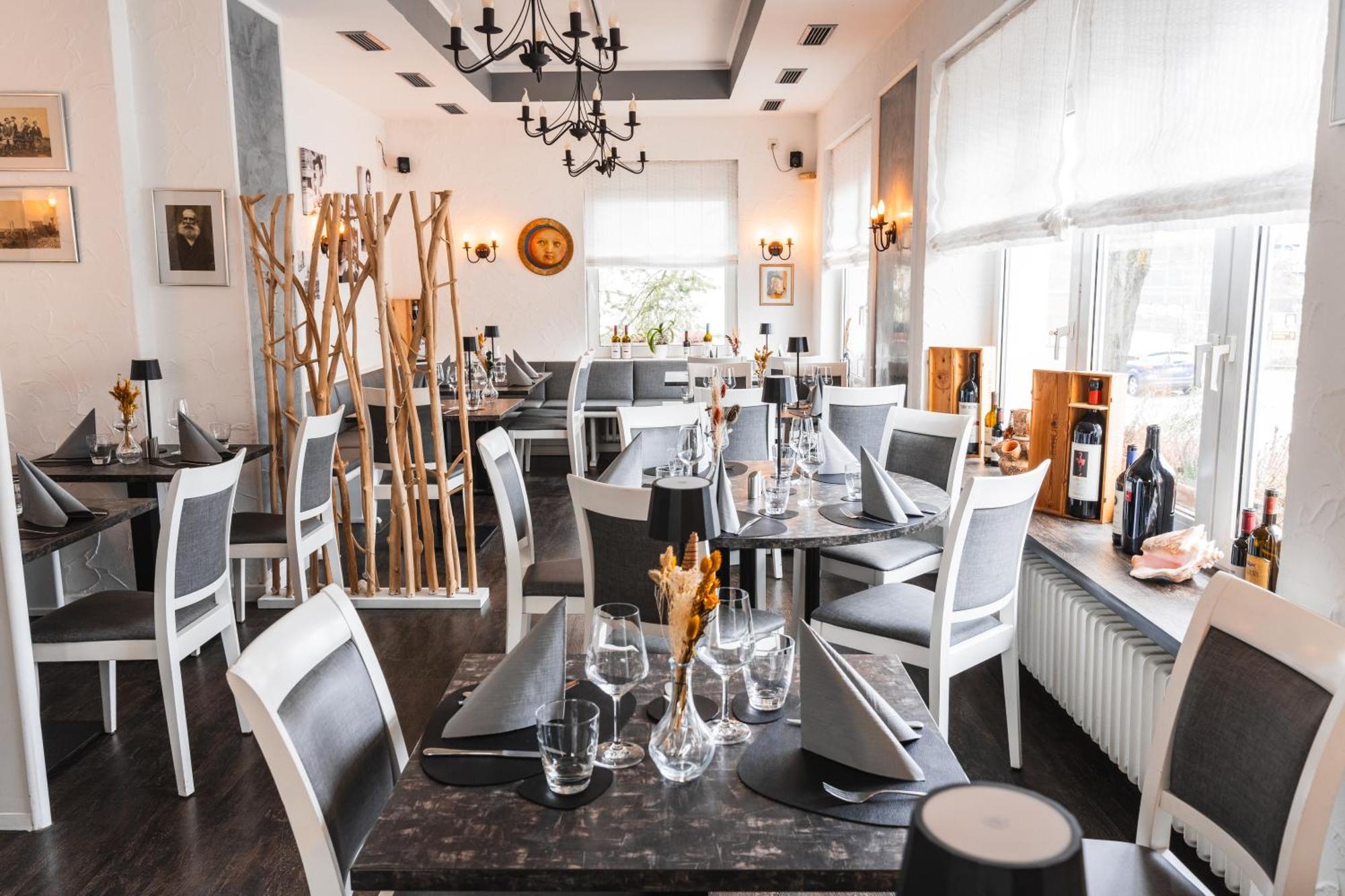 Hotel Apartments Restaurant Cala Luna Marburg Екстер'єр фото
