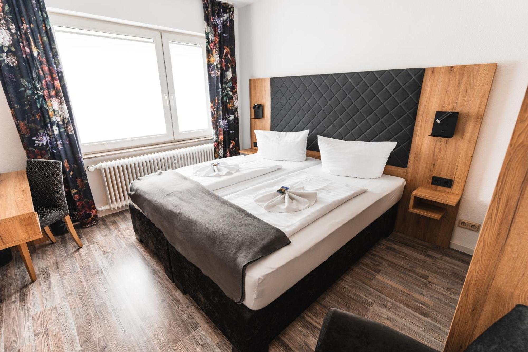 Hotel Apartments Restaurant Cala Luna Marburg Екстер'єр фото