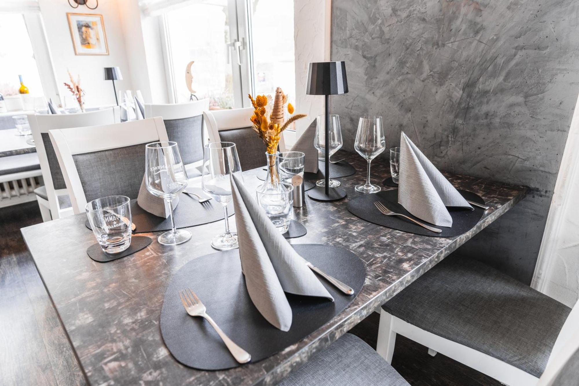 Hotel Apartments Restaurant Cala Luna Marburg Екстер'єр фото